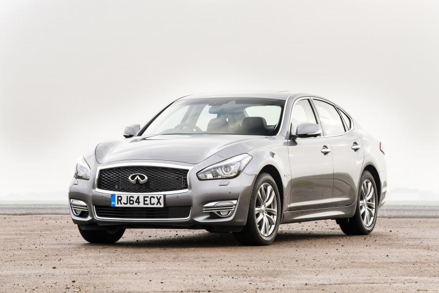  Infiniti Q70 Hybrid 2015 года  (UK) (фото 4 из 23)